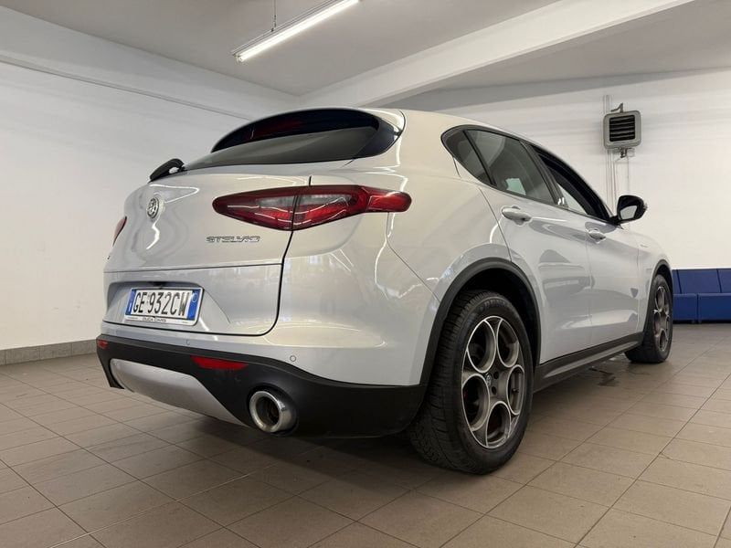 Alfa Romeo Stelvio 2021