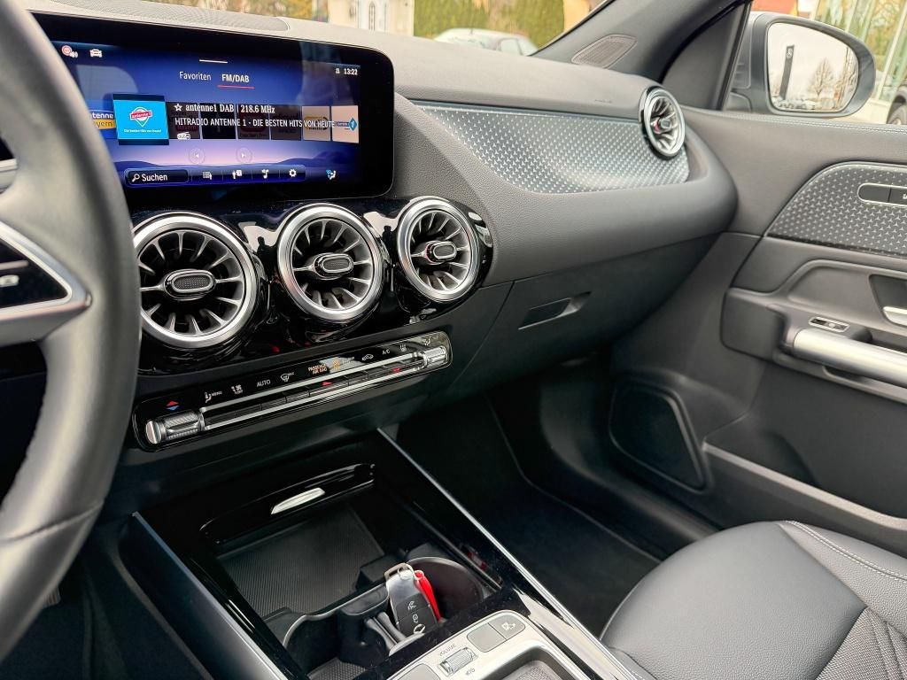 Mercedes-Benz EQA 2024