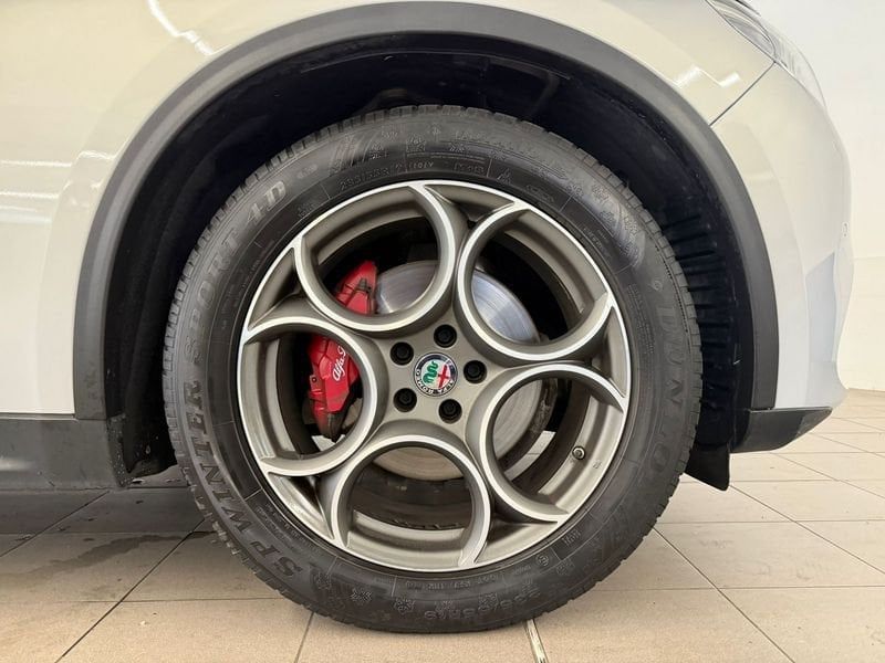 Alfa Romeo Stelvio 2021