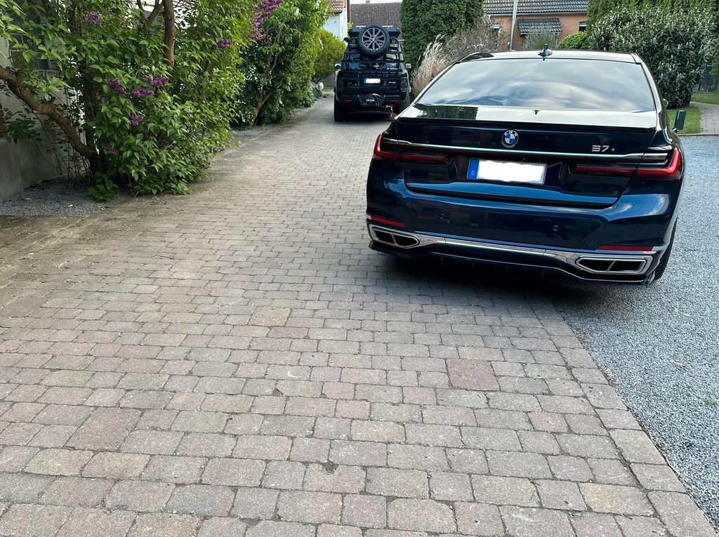 BMW 750 2019