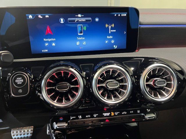 Mercedes-Benz CLA 180 Shooting Brake 2025