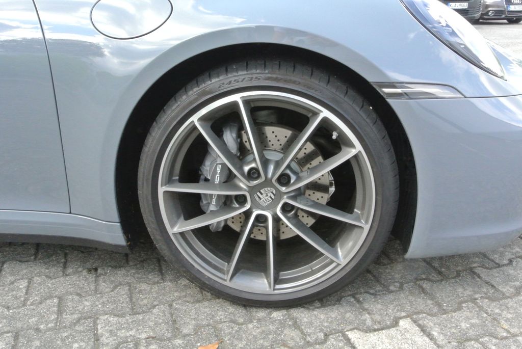 Porsche 992 2024