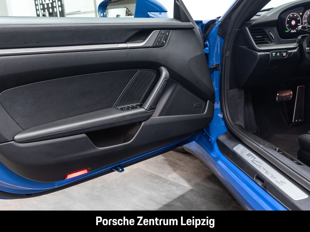 Porsche 992 2025