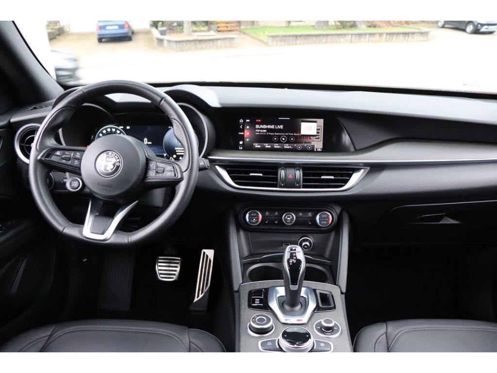 Alfa Romeo Stelvio 2023