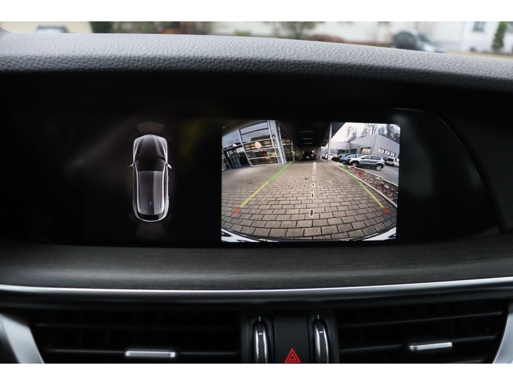 Alfa Romeo Stelvio 2023