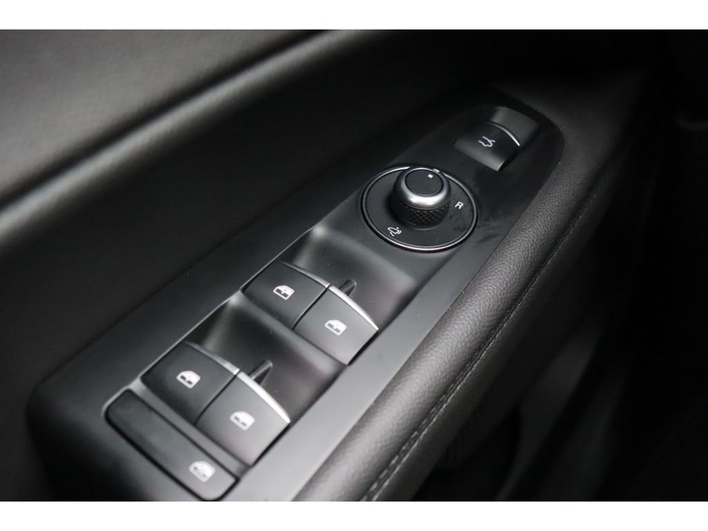 Alfa Romeo Stelvio 2023