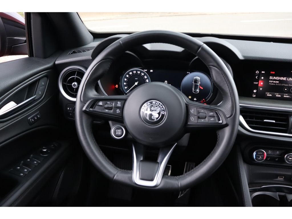 Alfa Romeo Stelvio 2023