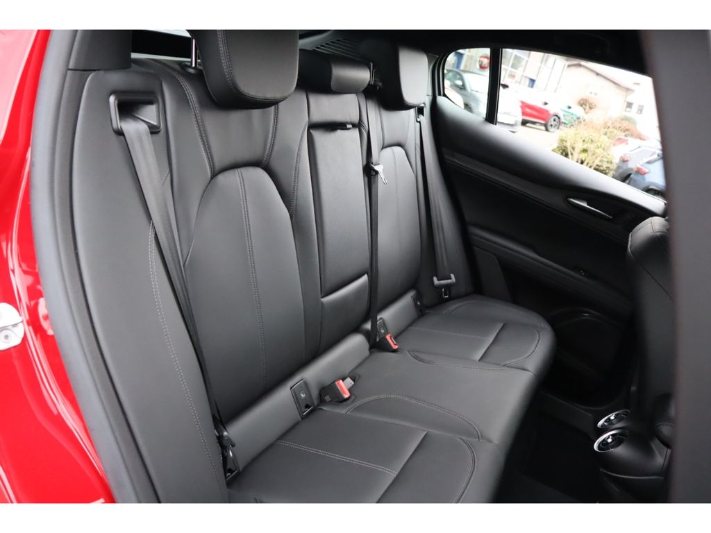 Alfa Romeo Stelvio 2023