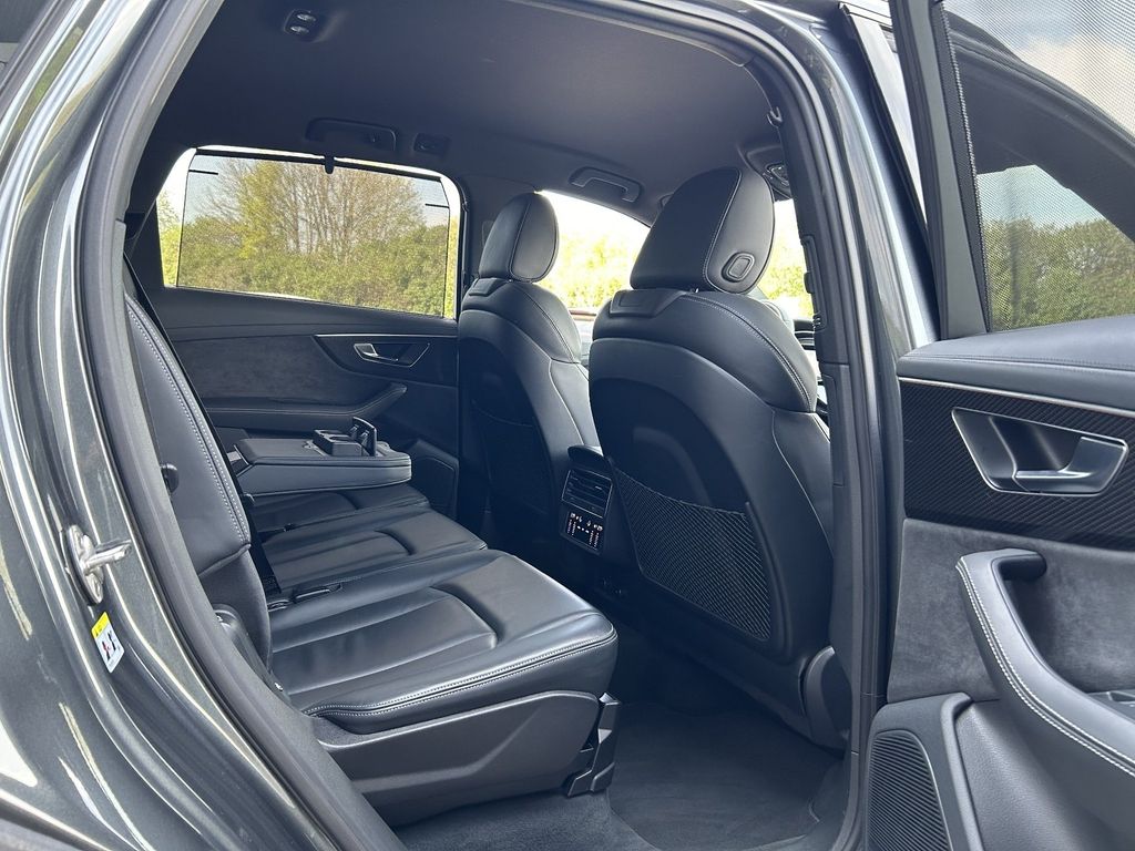 Audi SQ7 2023