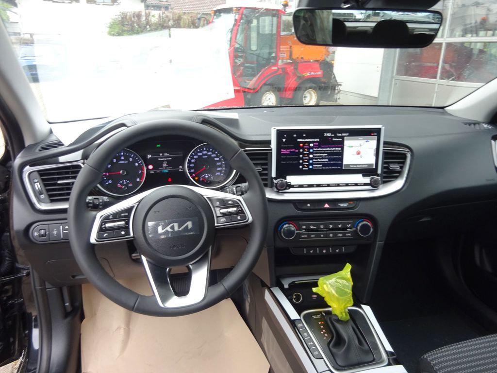 Kia cee'd / Ceed 2025