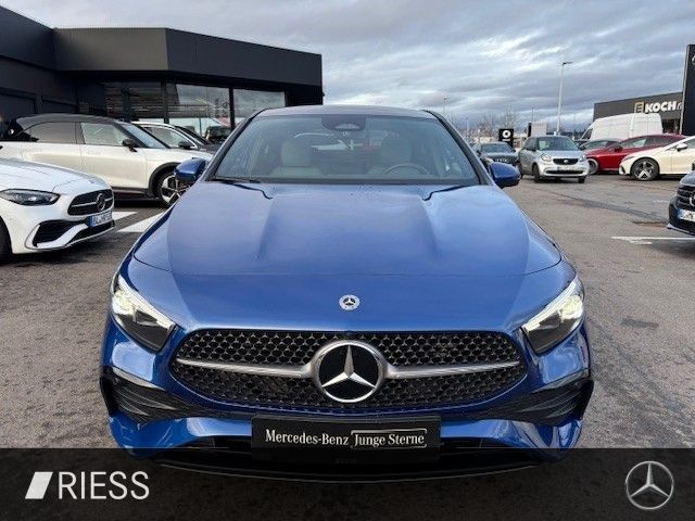 Mercedes-Benz A 220 2024