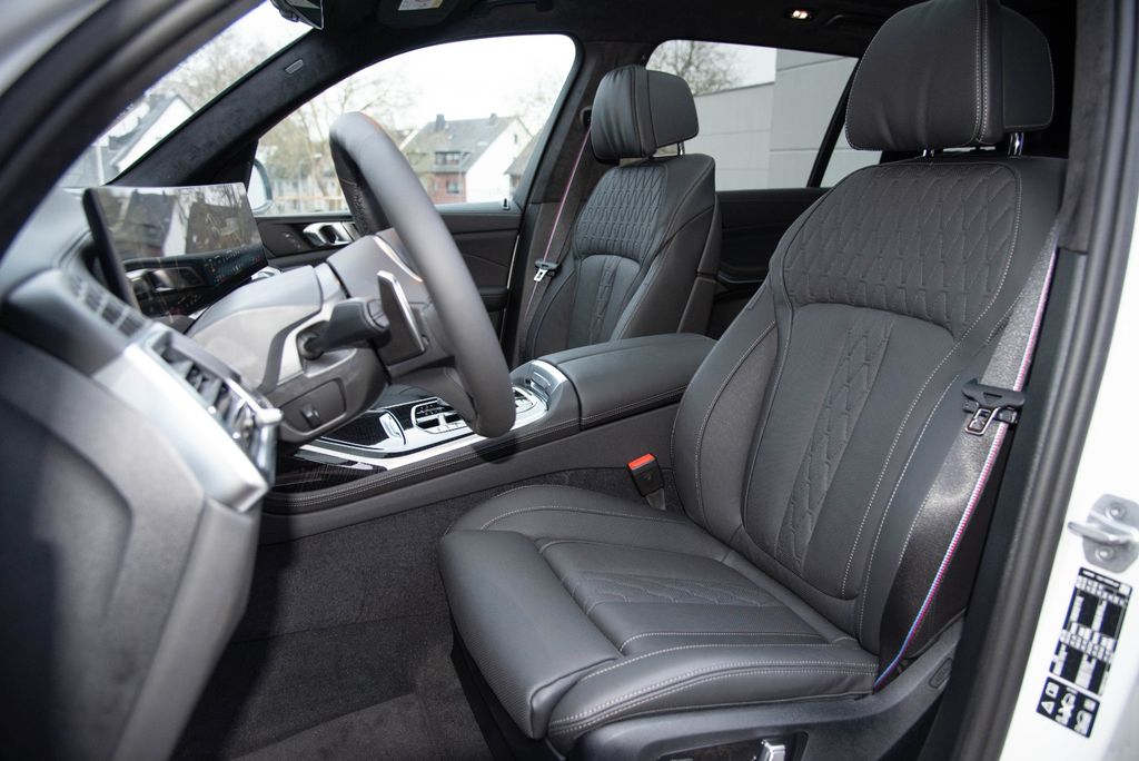 BMW X7 2025