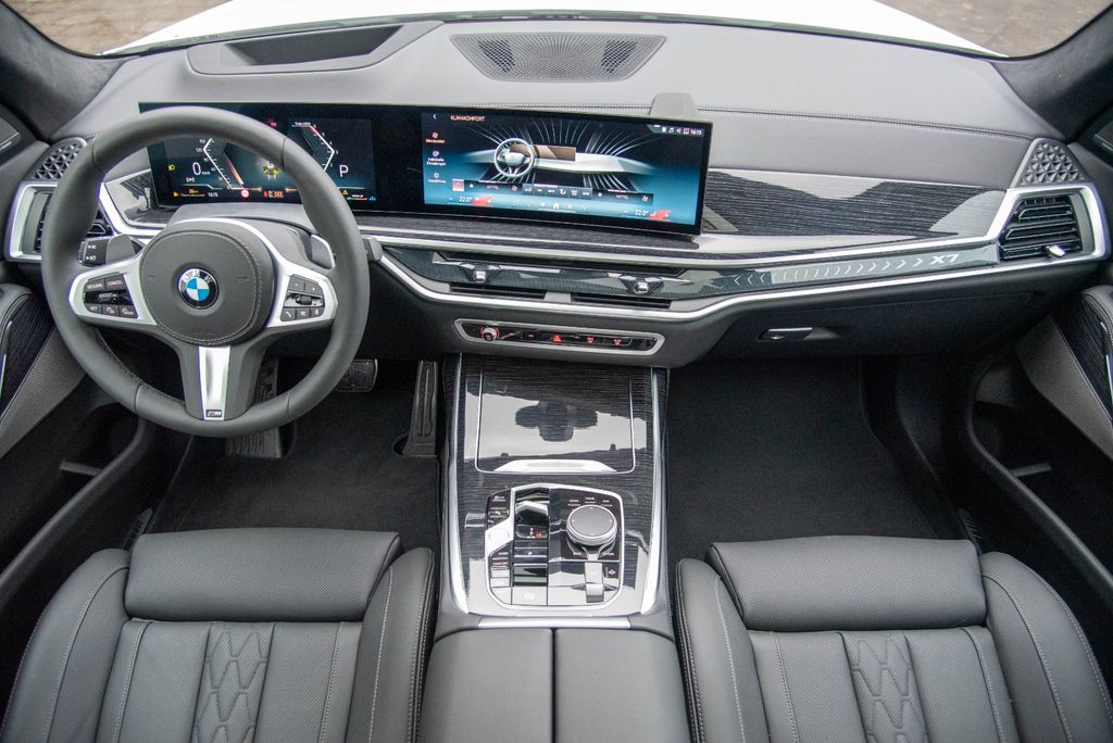 BMW X7 2025