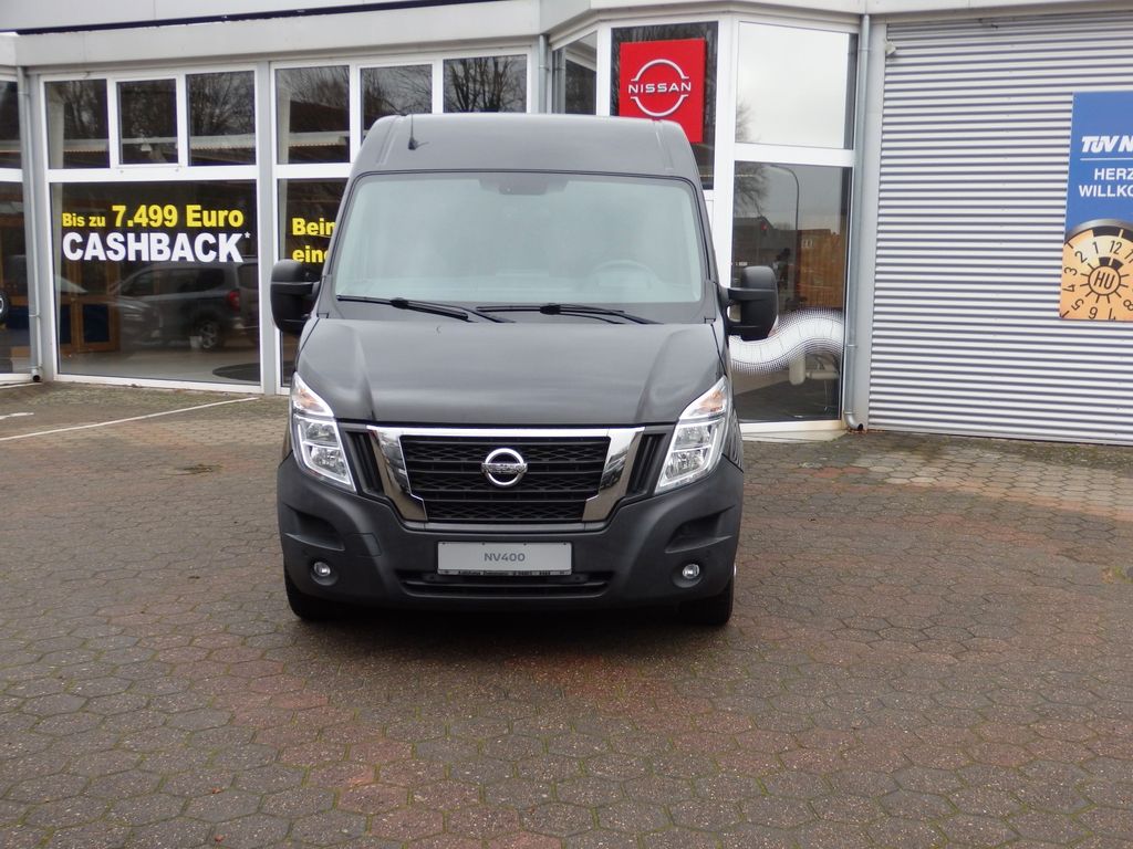 Nissan NV400 2022