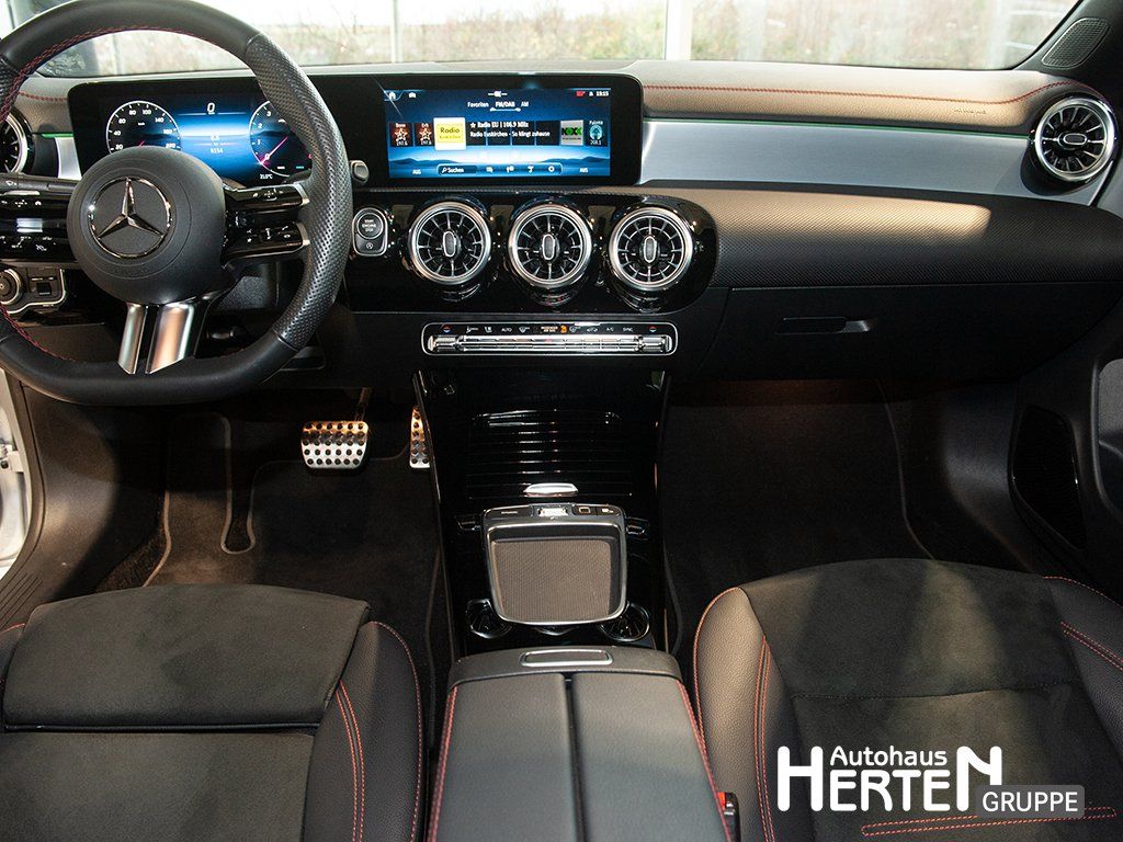 Mercedes-Benz CLA 200 2024