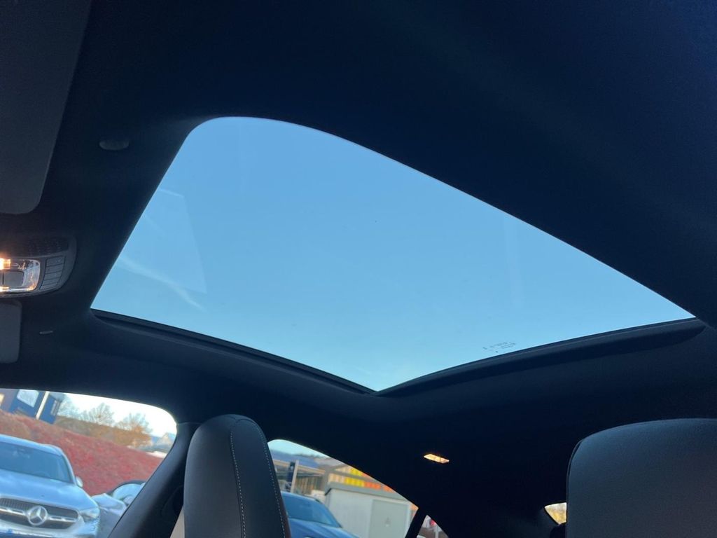 Mercedes-Benz CLA 180 2025