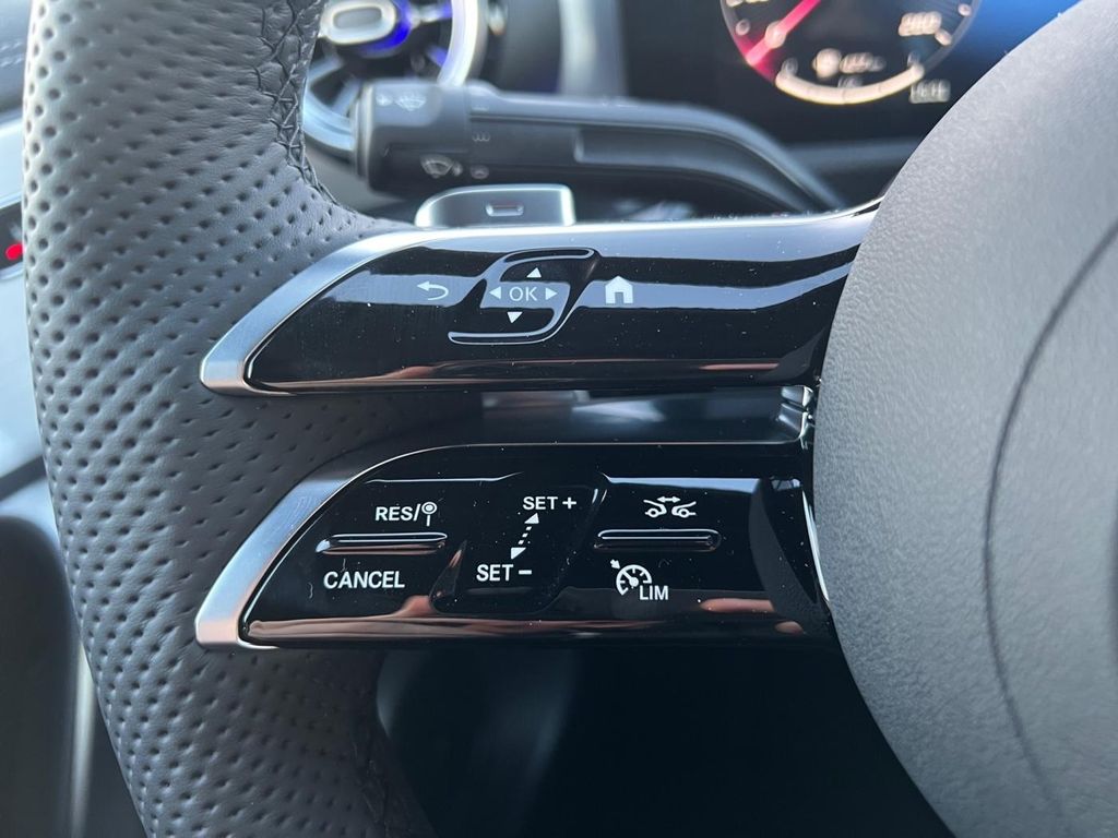 Mercedes-Benz CLA 180 2025