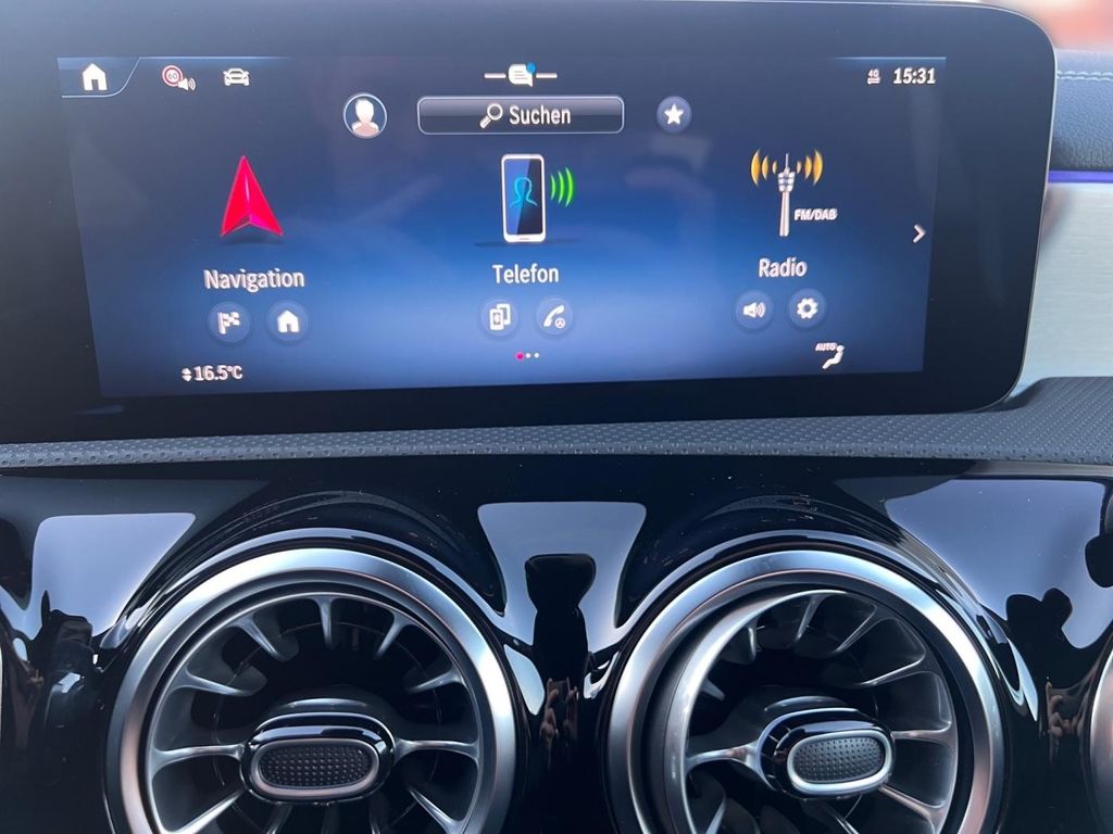 Mercedes-Benz CLA 180 2025