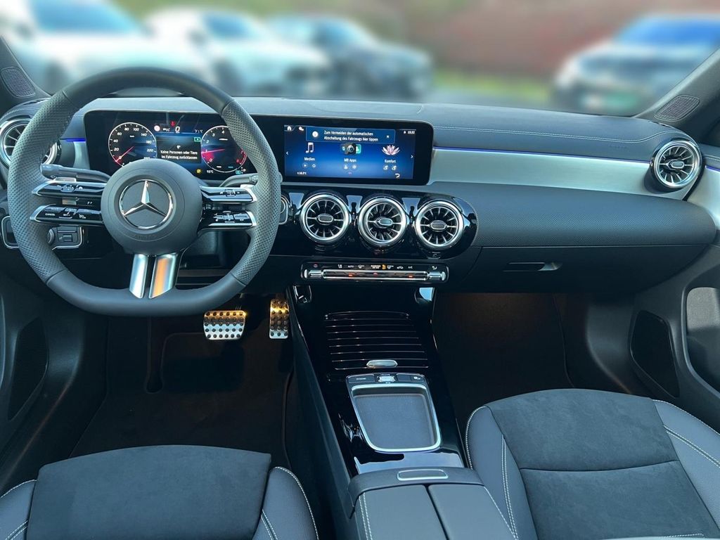 Mercedes-Benz CLA 180 2025