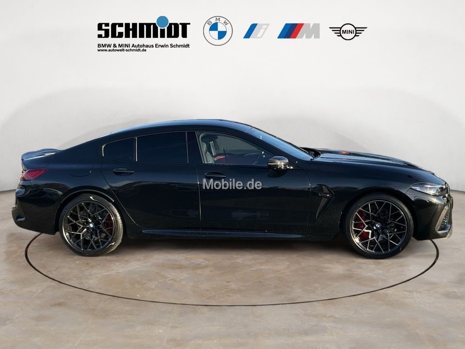BMW M8 2024