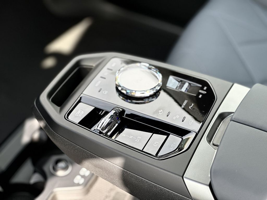 BMW iX 2025