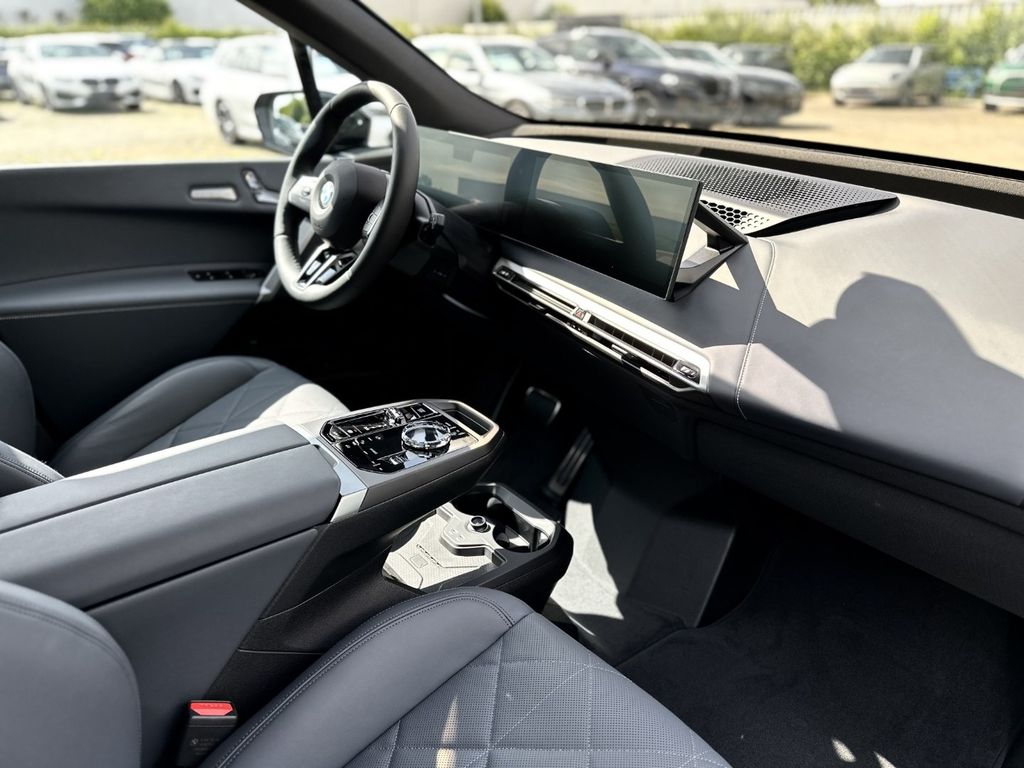 BMW iX 2025