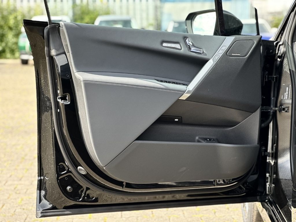 BMW iX 2025