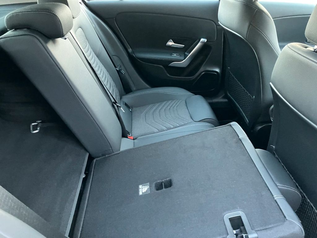 Mercedes-Benz A 250 2025