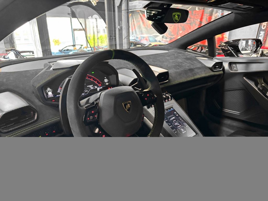 Lamborghini Huracán 2021