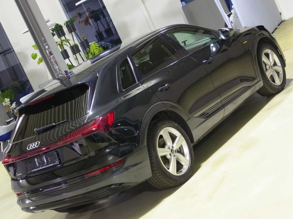 Audi e-tron 2023