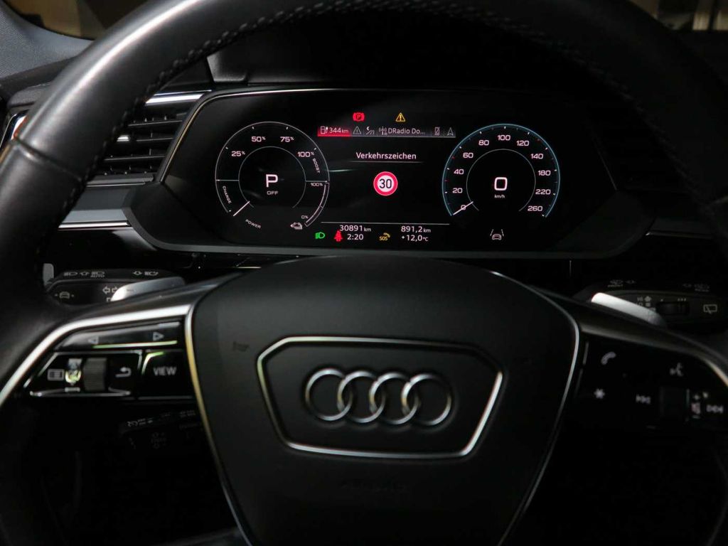 Audi e-tron 2023