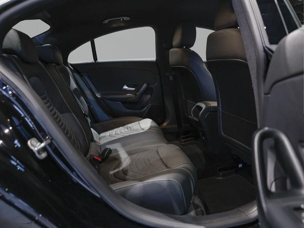 Mercedes-Benz CLA 180 2024