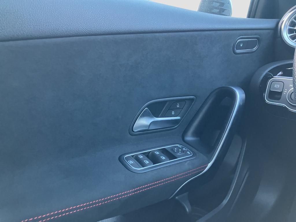 Mercedes-Benz A 200 2025