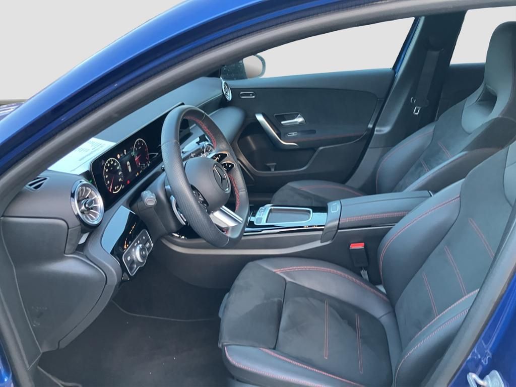 Mercedes-Benz A 200 2025