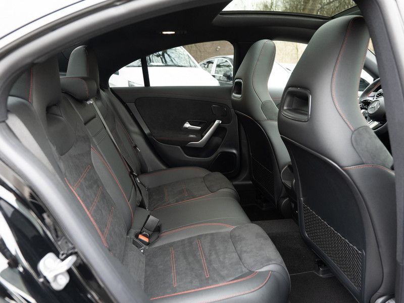 Mercedes-Benz CLA 200 2025