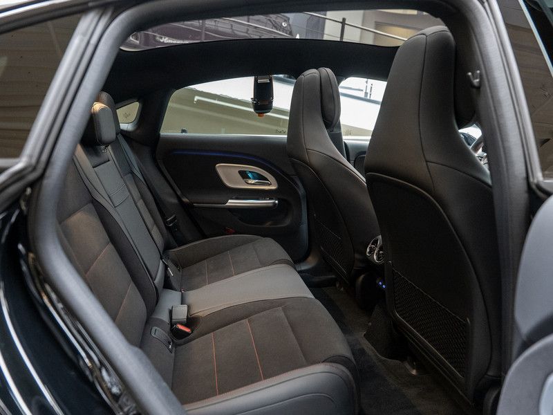 Mercedes-Benz CLA 350 2025