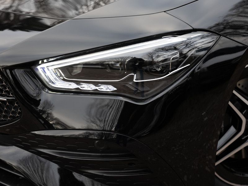 Mercedes-Benz CLA 200 2025