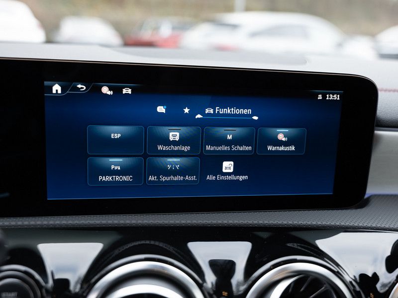 Mercedes-Benz CLA 200 2025