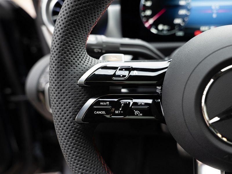 Mercedes-Benz CLA 200 2025