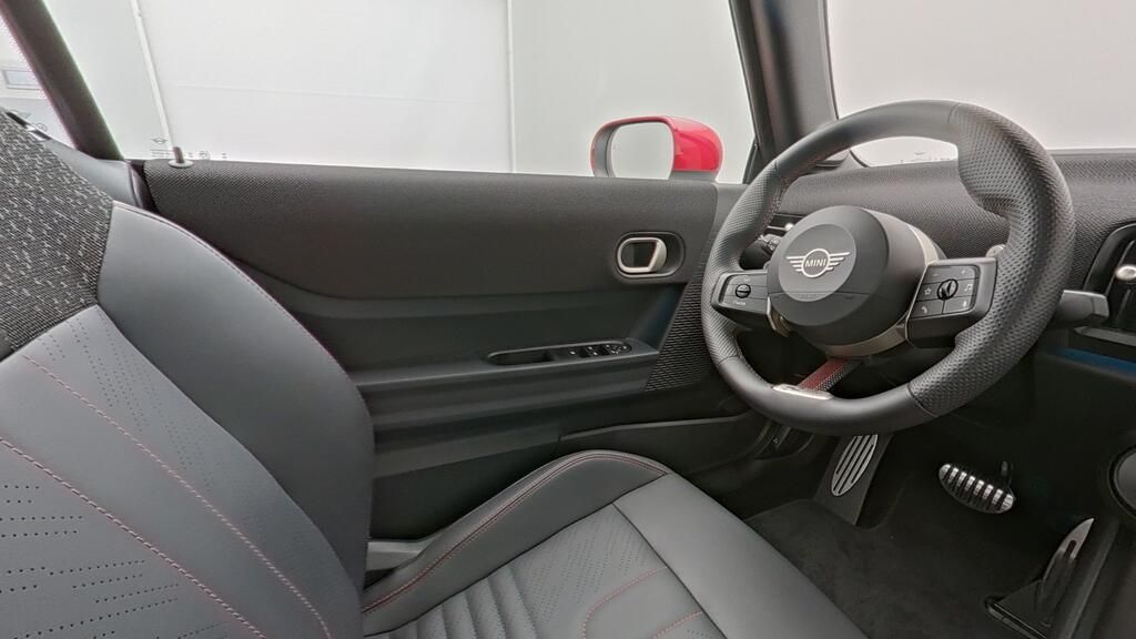 MINI John Cooper Works Cabrio 2025