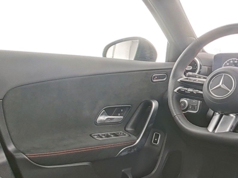 Mercedes-Benz A 250 2025