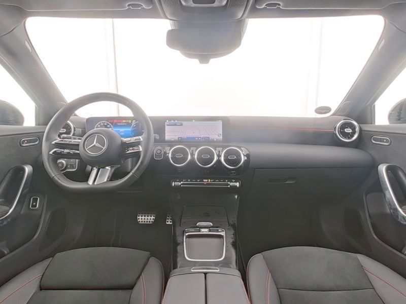 Mercedes-Benz A 250 2025