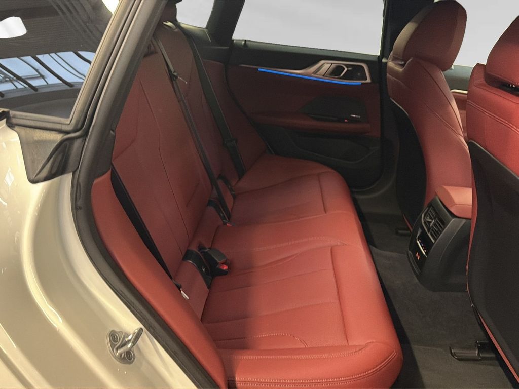 BMW i4 2025