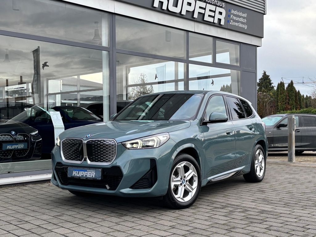 BMW iX1 2024