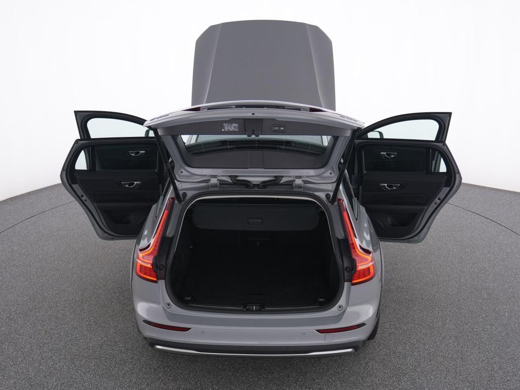 Volvo V60 Cross Country 2023