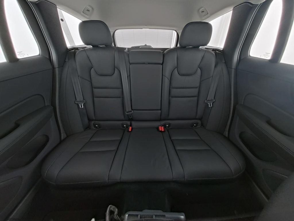 Volvo V60 Cross Country 2023