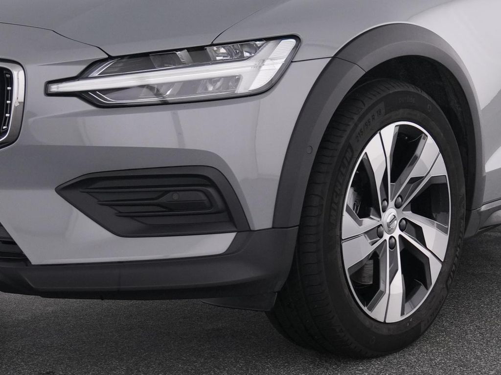 Volvo V60 Cross Country 2023