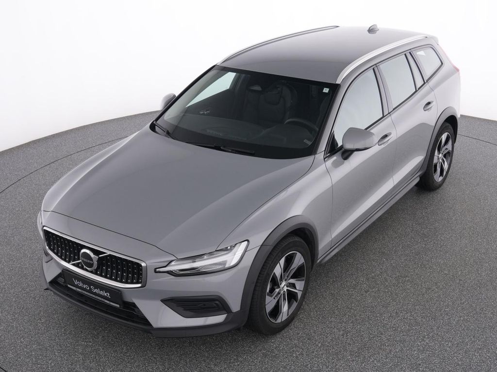 Volvo V60 Cross Country 2023