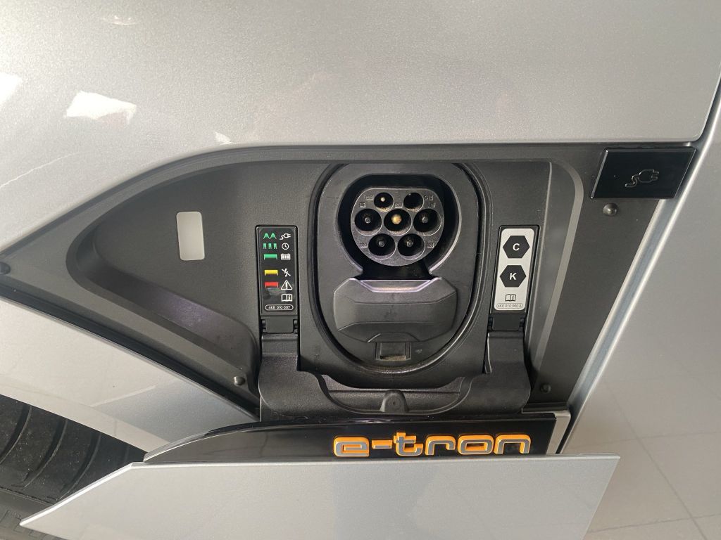 Audi e-tron 2021