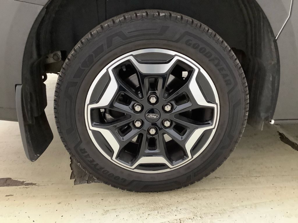 Ford Tourneo Custom 2025